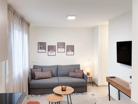 Seating area, Bedroom