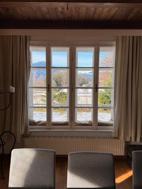 Seating area, Mountain view