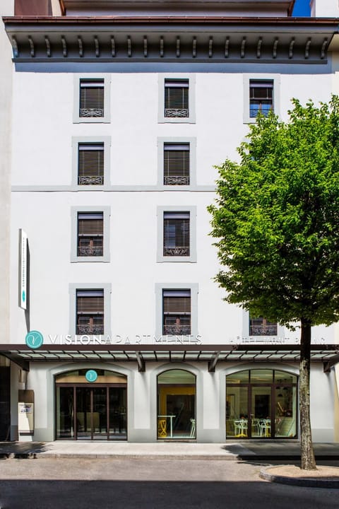 Property building, Facade/entrance, Day