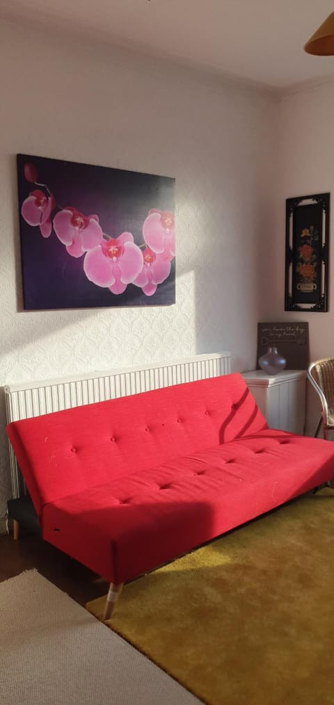 Property building, Nearby landmark, Restaurant/places to eat, Spring, Off site, Day, Night, People, Neighbourhood, Activities, Winter, Summer, Billiard, Bowling, Casino, Children play ground, Darts, Fishing, Golfcourse, Horse-riding, Karaoke, Minigolf, Nightclub / DJ, Ski School, Skiing, Squash, Table tennis, Living room, Spa and wellness centre/facilities, Fitness centre/facilities, Photo of the whole room, Seating area, Tennis court, Windsurfing, Hiking, Cycling, Diving, Evening entertainment, Autumn, On site, Guests, Area and facilities, Supermarket/grocery shop, Shopping Area, Swimming pool, Sports, Entertainment, Breakfast, Seasons, Location, Sunrise, Sunset, young children, older children, group of guests, Family, ATM, currency exchange, hair dresser, internet, internet, shuttle, storage, VIP, wedding, laundry, washing machine