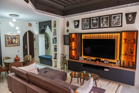 Communal lounge/ TV room, TV and multimedia, Living room, Decorative detail