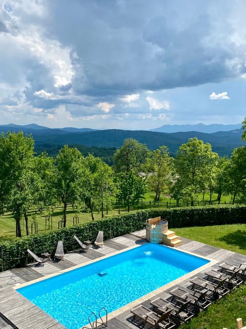 Natural landscape, Mountain view, Pool view, Swimming pool, sunbed
