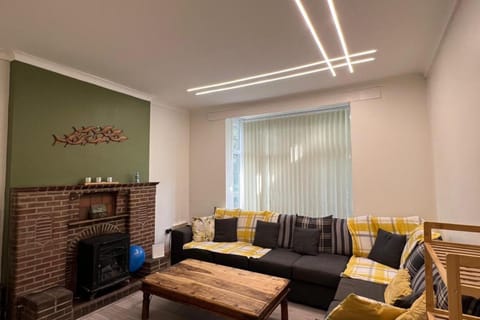 Living room, Seating area, furniture, heating