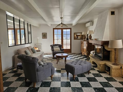 Living room, fireplace