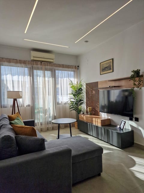 Communal lounge/ TV room, Living room, Seating area
