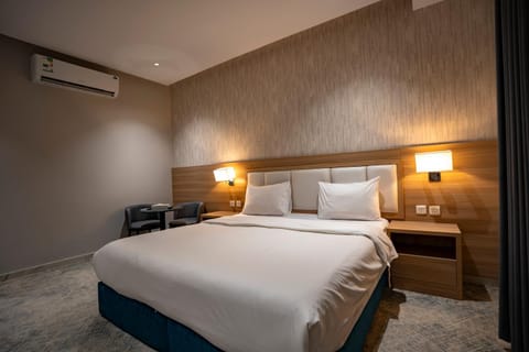 Bed, Bedroom, air conditioner