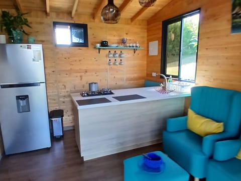 Kitchen or kitchenette, Seating area