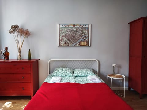 Bed, Photo of the whole room
