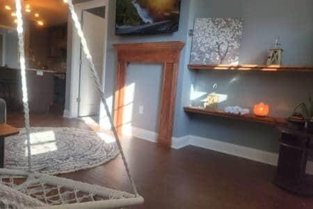 Entire Property! MicroLux Micro Hotel Villa in Royal Oak