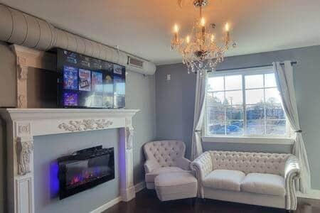 Entire Property! MicroLux Micro Hotel Villa in Royal Oak