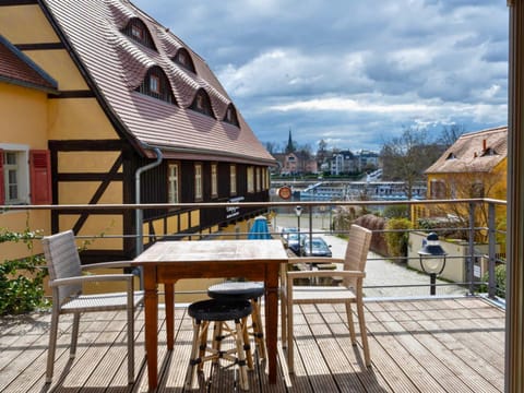 View (from property/room), Balcony/Terrace, Dining area, River view