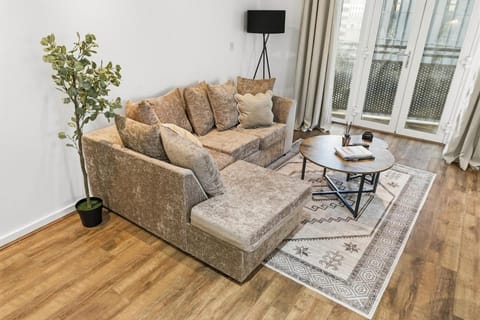 New Stylish 2-Bed Apartment - Wi-Fi, Netflix & Parking Apartment in Birmingham