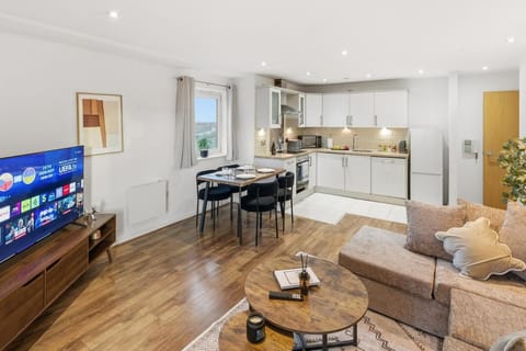 New Stylish 2-Bed Apartment - Wi-Fi, Netflix & Parking Apartment in Birmingham