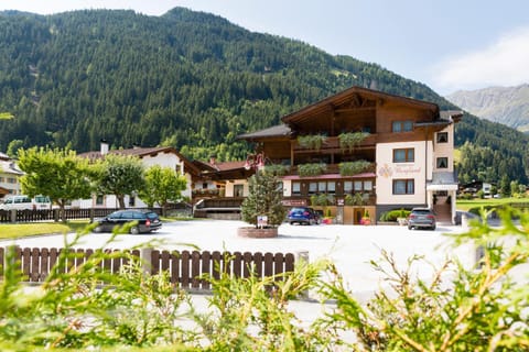 Facade/entrance, Summer