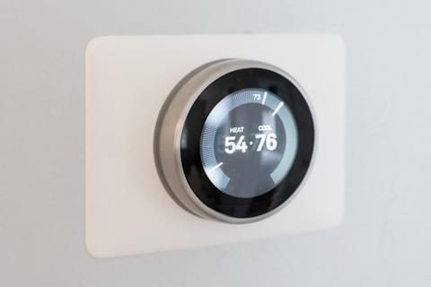 Entire house Pet Friendly w gated backyard Boeing House in Renton