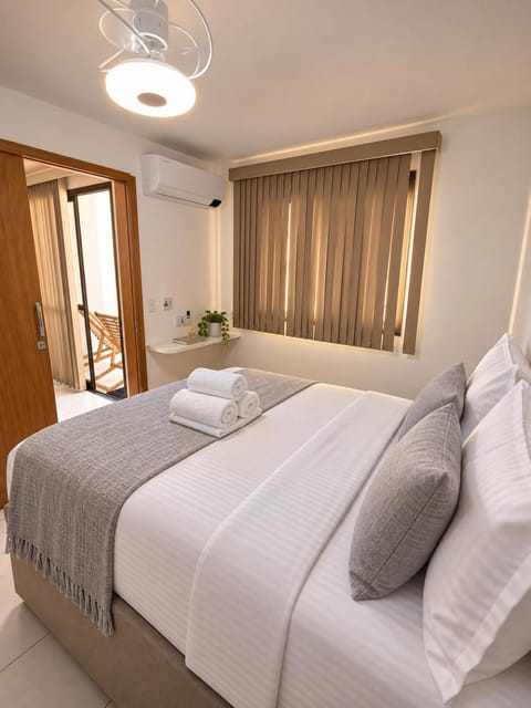 Bed, Bedroom, air conditioner