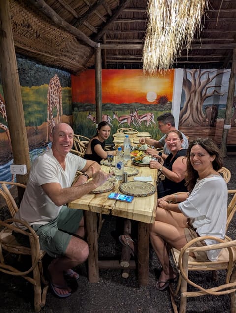 Restaurant/places to eat, People, Food and drinks, Banquet/Function facilities, Food, Guests, Breakfast, Drinks, group of guests