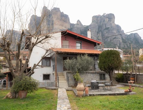 Property building, Garden, Garden view