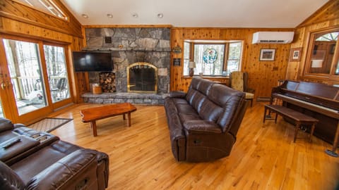 Lake Song Lodge House in Schroon Lake