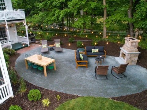 Property building, Patio, Garden, fireplace, sunbed