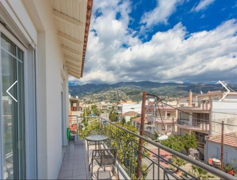 Natural landscape, View (from property/room), Balcony/Terrace, City view, Mountain view