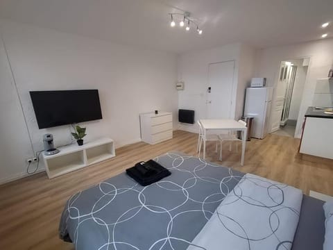 BudgetBnb 281, downtown studio Apartment in La Seyne-sur-Mer