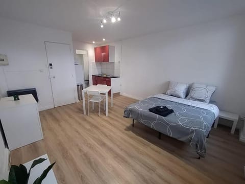 BudgetBnb 281, downtown studio Apartment in La Seyne-sur-Mer