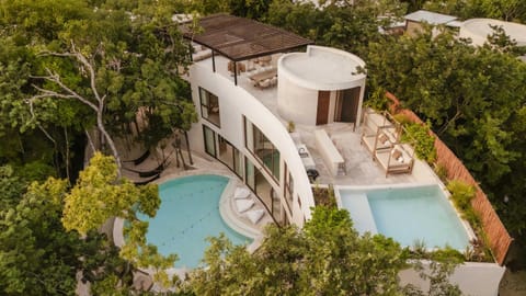 Property building, Pool view