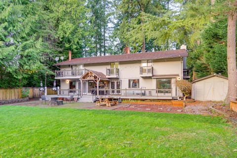 Lake-View Woodinville Retreat with Hot Tub and Theater House in Woodinville