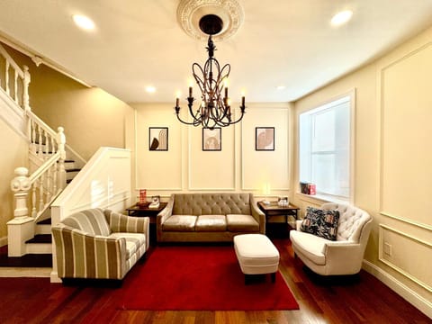 Communal lounge/ TV room, Living room, Seating area