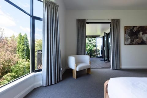 Charm & Modern Comfort in East Launceston House in Launceston
