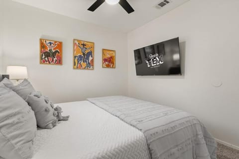 Family Retreat Games, Fire Pit & Kids Barn Apartment in Jollyville