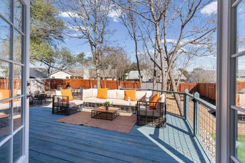 Family Retreat Games, Fire Pit & Kids Barn Apartment in Jollyville