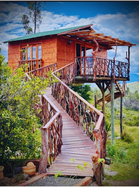 Property building, Day, Natural landscape, Balcony/Terrace