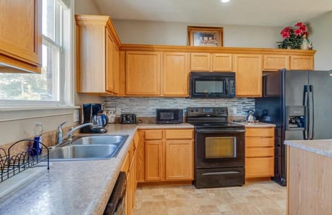 Charming 3 Bedroom Home House in Pike Township