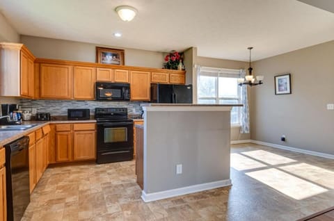 Charming 3 Bedroom Home House in Pike Township