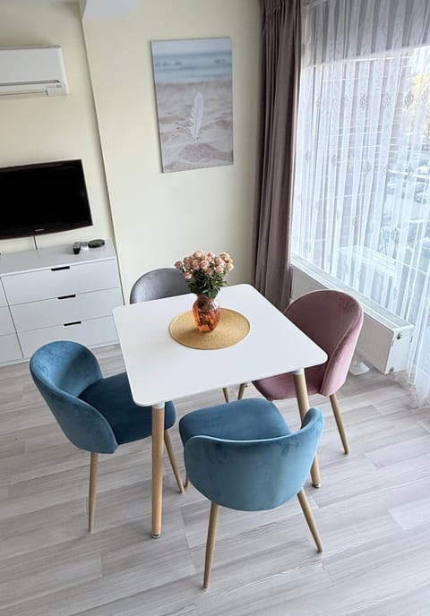TV and multimedia, Kitchen or kitchenette, Seating area, Dining area