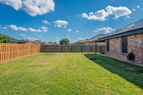 Stylish Pet Friendly Killeen 3BR with Fenced Backyard House in Killeen