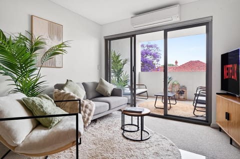 TV and multimedia, Balcony/Terrace, Living room