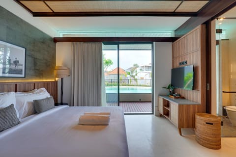 Bed, TV and multimedia, Bedroom, towels