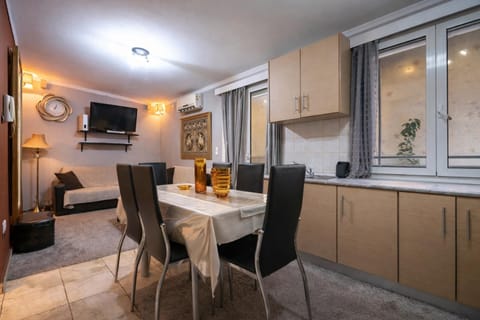 Piraeus Royal studio No 2 Apartment in Pireas