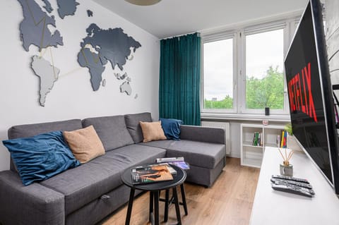 Communal lounge/ TV room, TV and multimedia, Living room, Seating area, Evening entertainment
