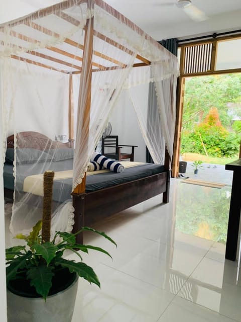 Bed, Living room, Photo of the whole room, Seating area, Bedroom