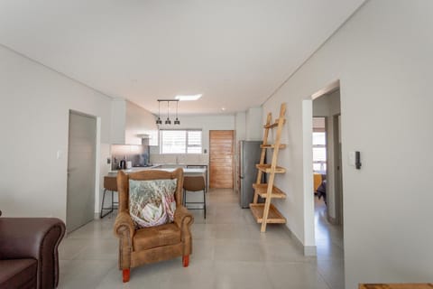 Living room, Photo of the whole room, Seating area, Dining area, Bedroom