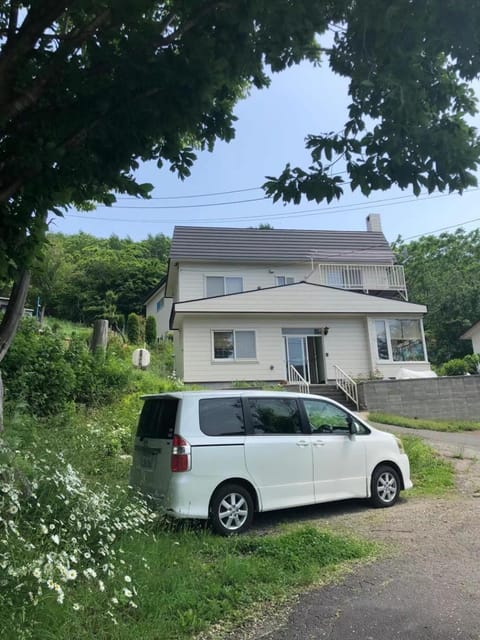 Property building, Spring, Garden, Garden view, Parking