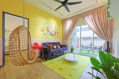 Property building, TV and multimedia, Living room, Other, Other, Business facilities, Time of day, Family, Family