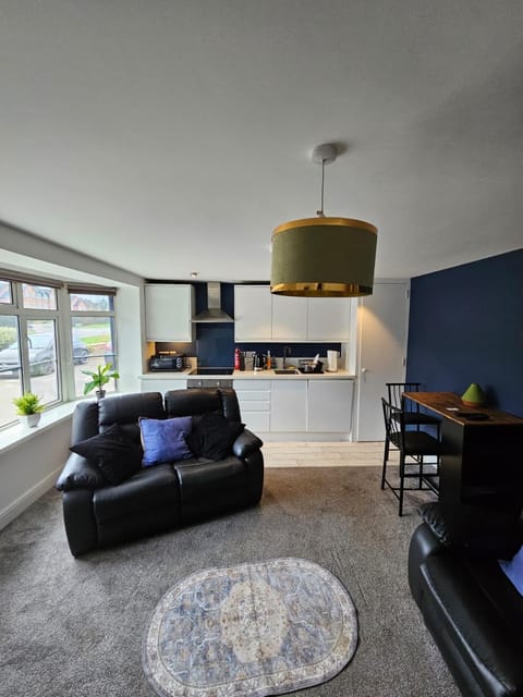 Kitchen or kitchenette, Living room, Seating area