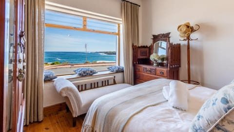 Bed, Photo of the whole room, Bedroom, Sea view
