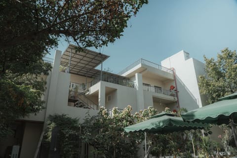 Property building, Day, Garden, Garden view