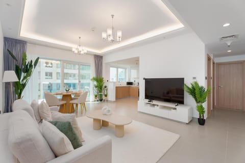 Communal lounge/ TV room, TV and multimedia, Living room, Seating area, Evening entertainment